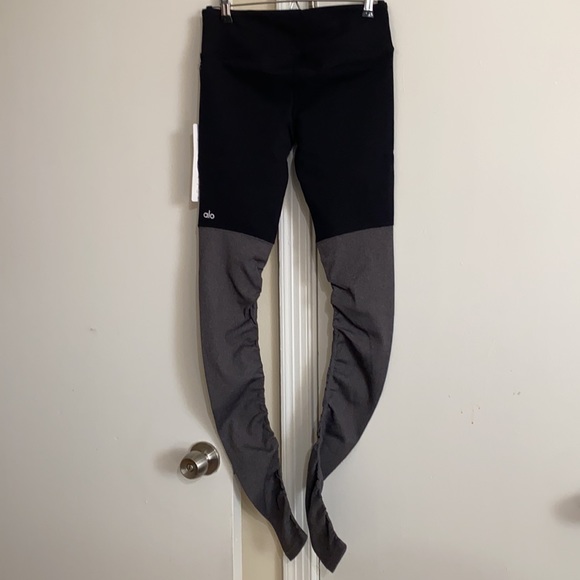 AloYoga leggings - Picture 5 of 6